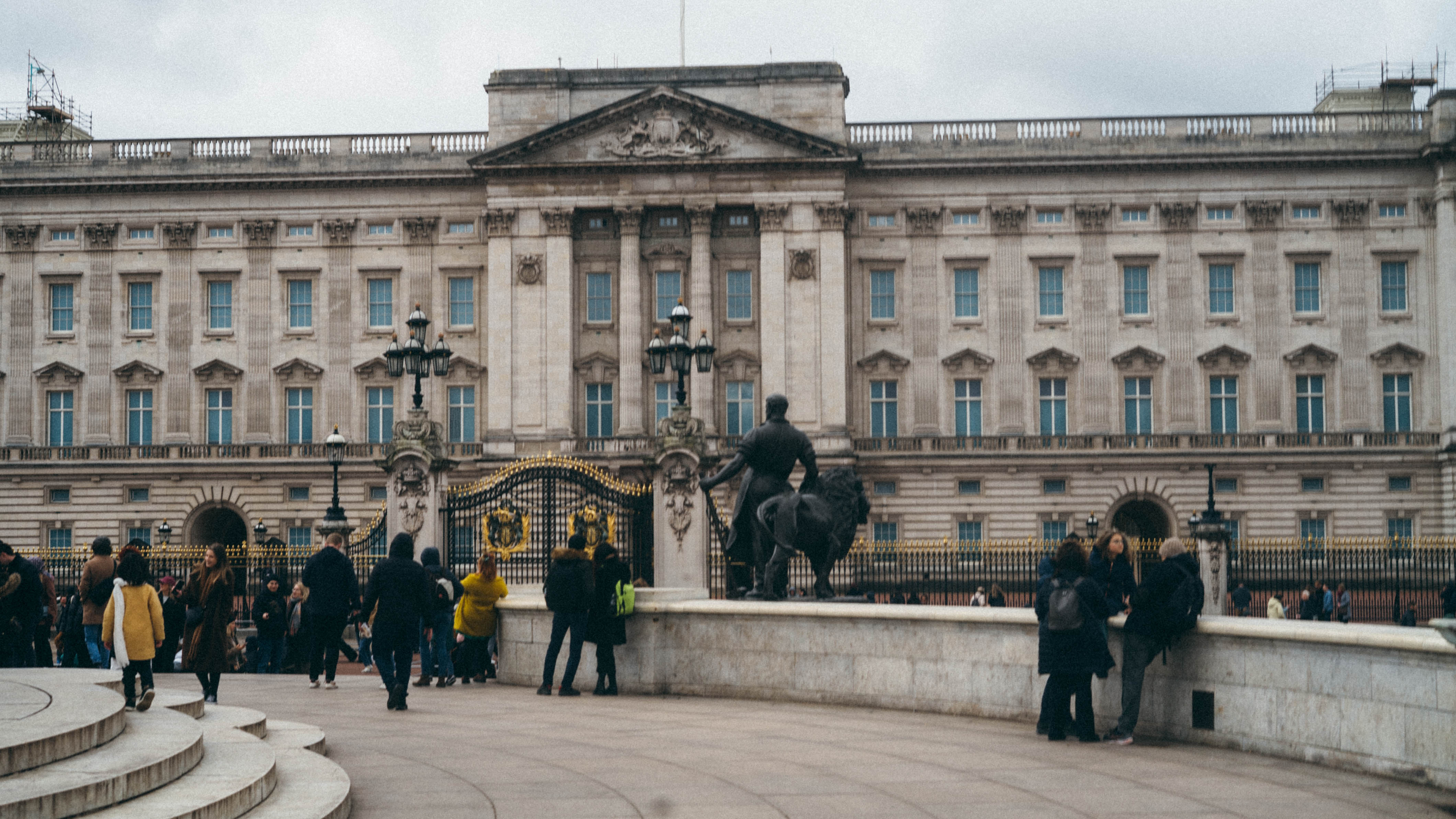 London — 04